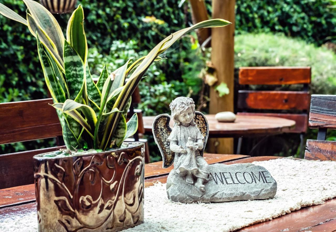 Sunward Park Guest House & Conference Center Boksburg Bagian luar foto