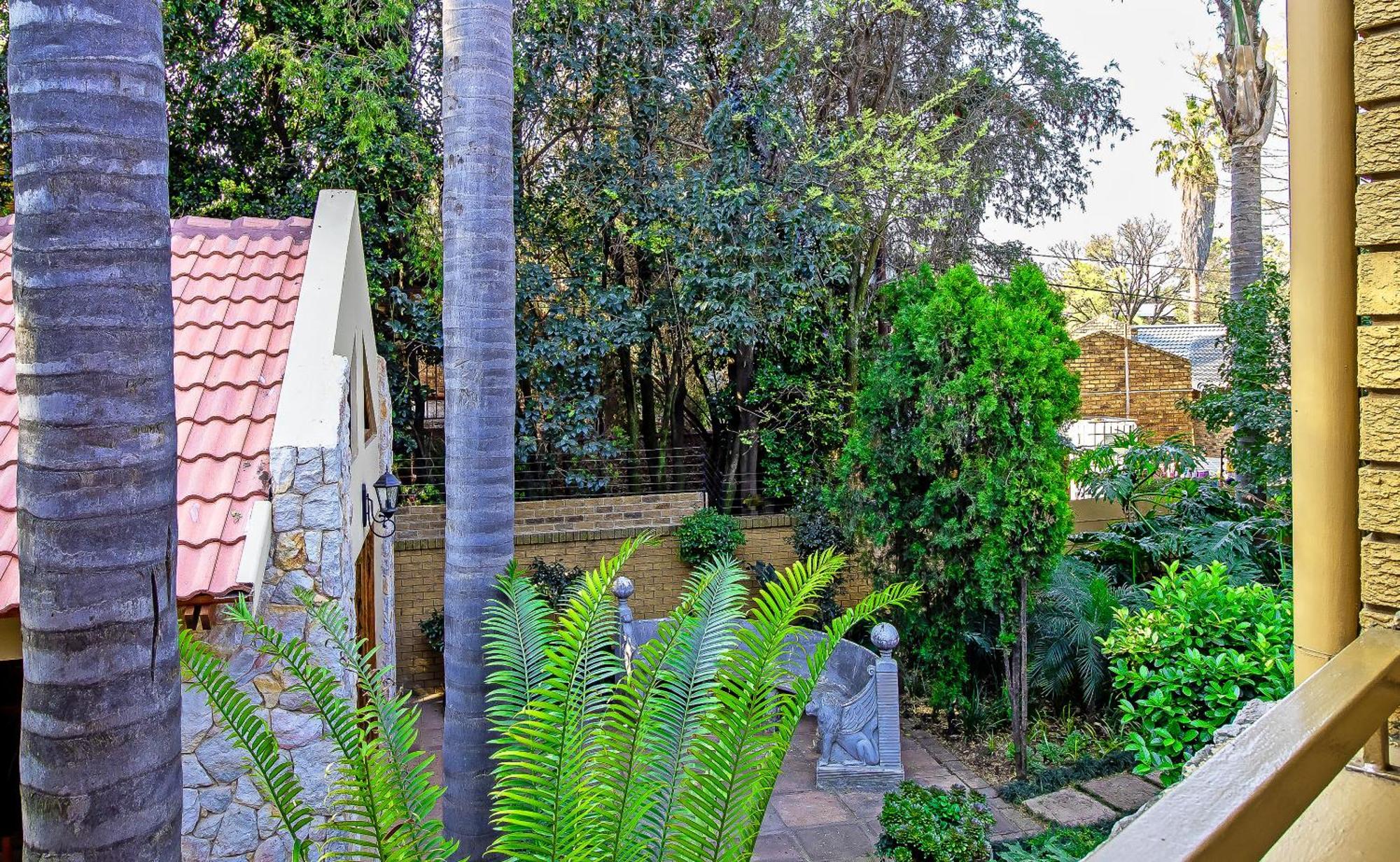 Sunward Park Guest House & Conference Center Boksburg Bagian luar foto