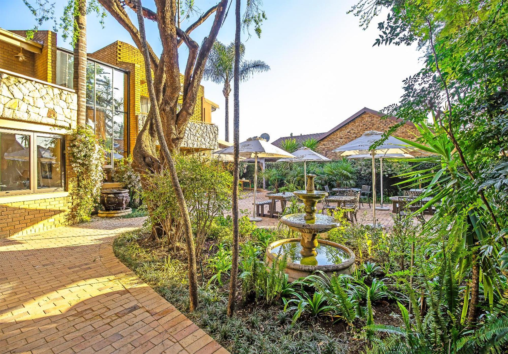 Sunward Park Guest House & Conference Center Boksburg Bagian luar foto