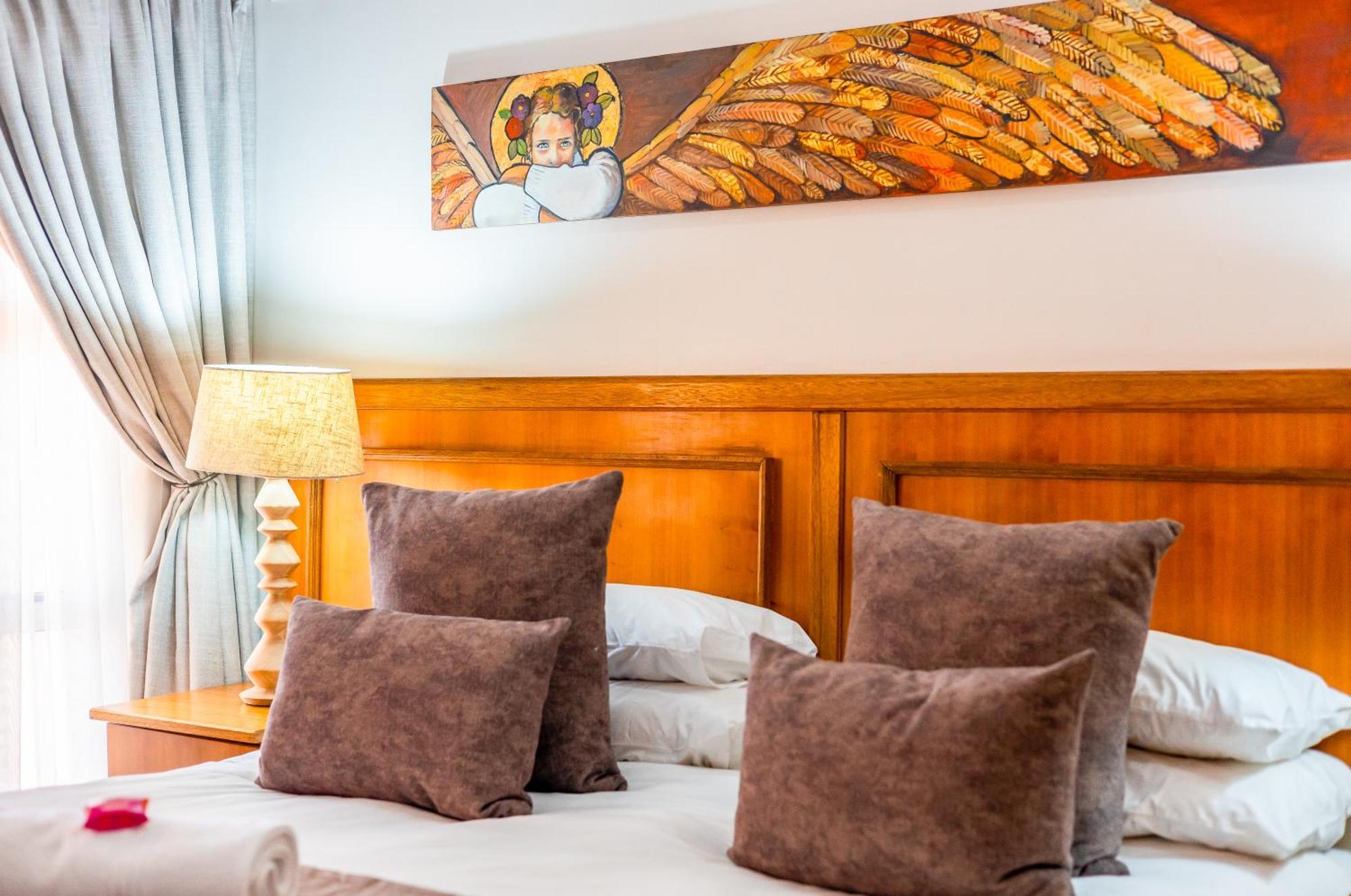 Sunward Park Guest House & Conference Center Boksburg Bagian luar foto