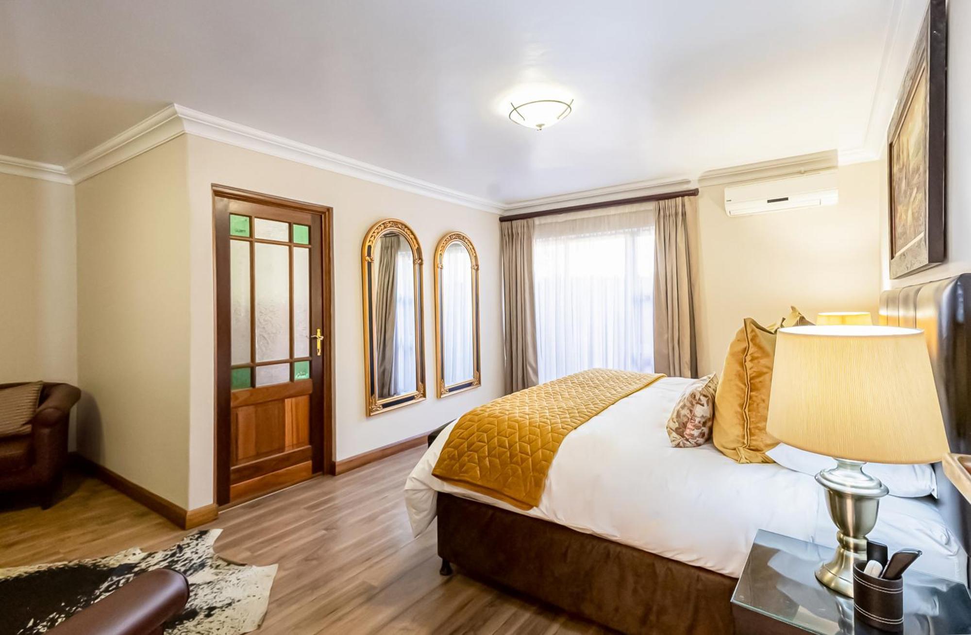 Sunward Park Guest House & Conference Center Boksburg Bagian luar foto
