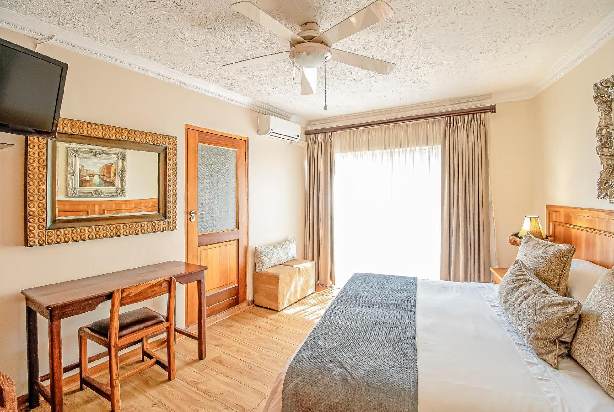 Sunward Park Guest House & Conference Center Boksburg Bagian luar foto