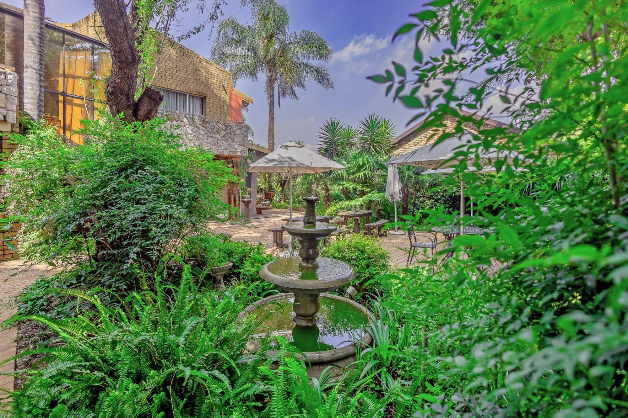 Sunward Park Guest House & Conference Center Boksburg Bagian luar foto