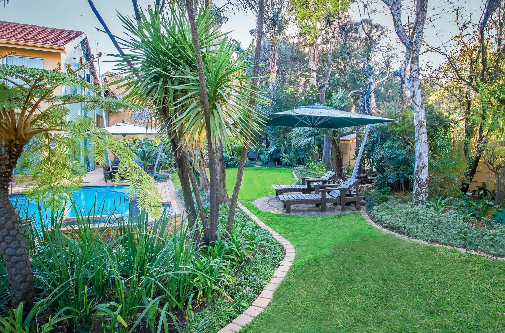 Sunward Park Guest House & Conference Center Boksburg Bagian luar foto