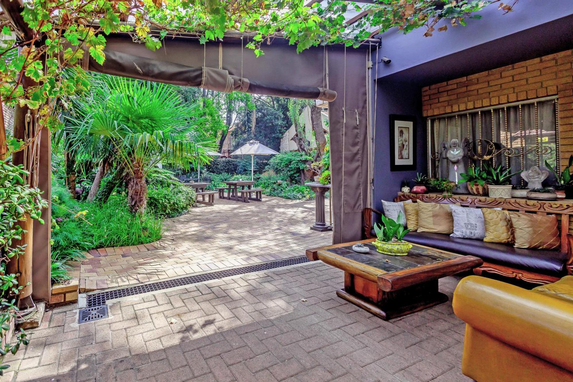 Sunward Park Guest House & Conference Center Boksburg Bagian luar foto