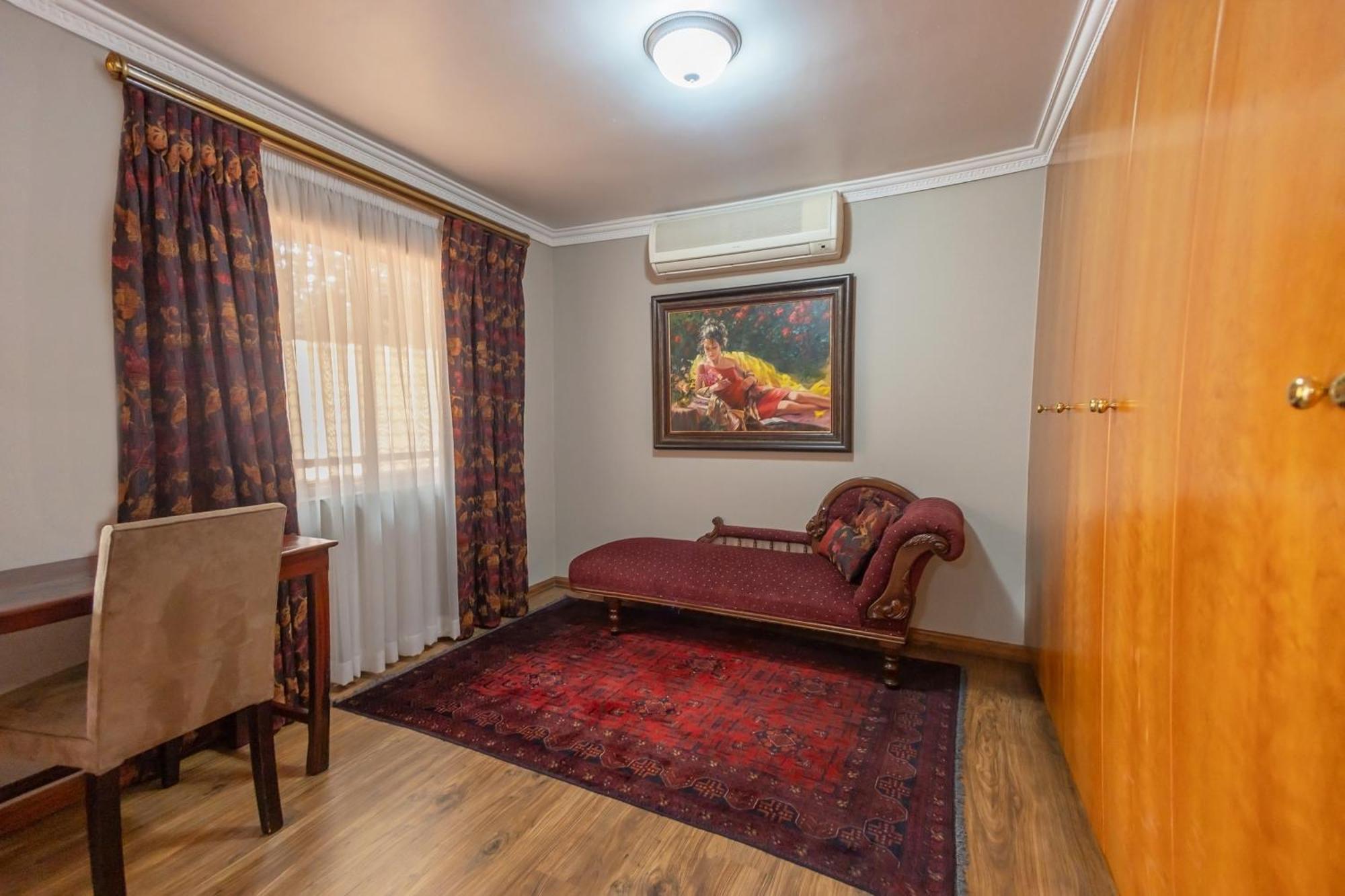 Sunward Park Guest House & Conference Center Boksburg Bagian luar foto