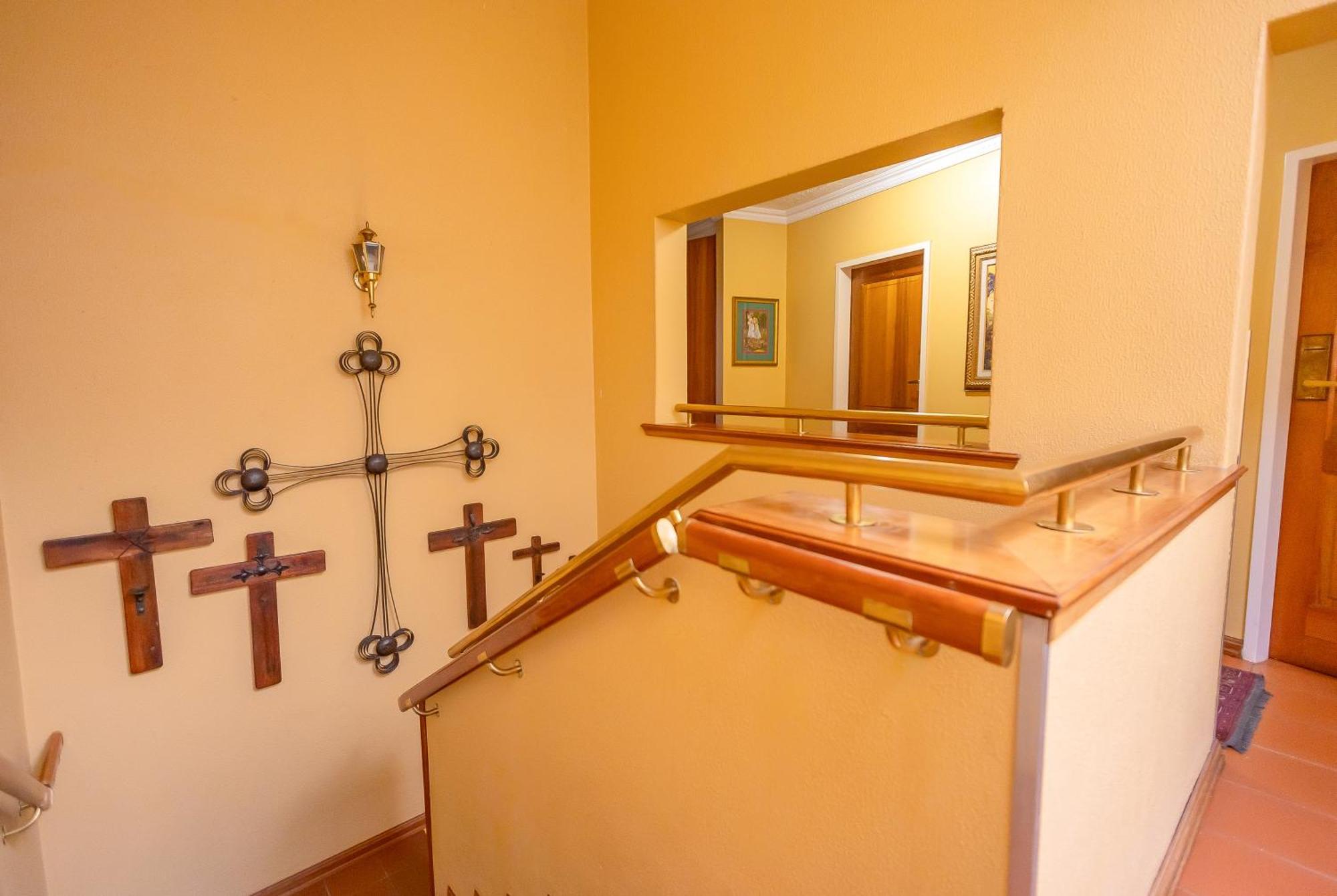 Sunward Park Guest House & Conference Center Boksburg Bagian luar foto